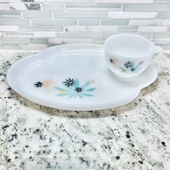 Other - Vintage Federal Glass Patio Snack Plates & Cups, Set of 3 ‘Atomic Flower'